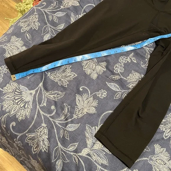 Lululemon Bundle crop legging and bra Xs/small - Picture 3 of 16